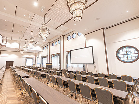 スクール形式のイメージ